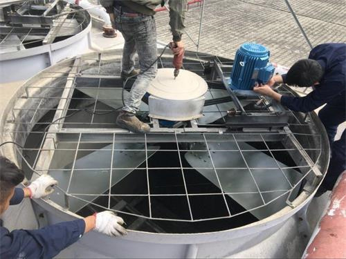 冷卻塔底盤漏水的原因是什么？冷卻塔底盤如何補水？,冷卻塔底盤漏水是什么意思